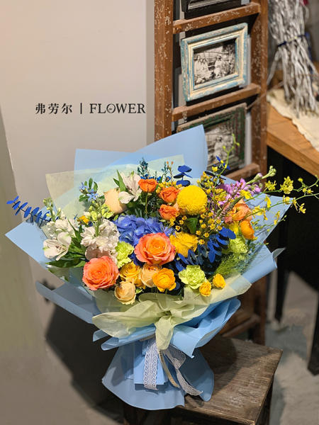 【保持热爱】绣球混搭花束 商品图1