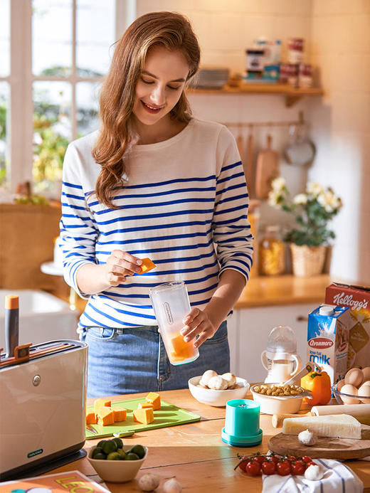 摩飞榨汁杯充电迷你果汁杯小型便携式果汁家用水果榨汁MR9800 商品图3