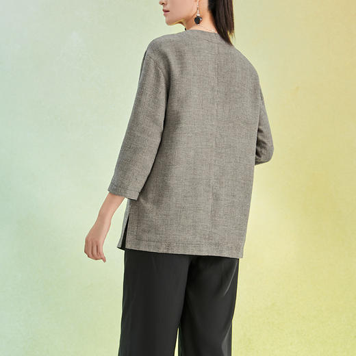 TANGY Collection/天意精品2022年春夏新品简约线迹V领七分袖上衣 商品图2