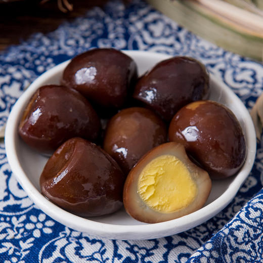 【4味8袋】五芳斋 鹌鹑卤蛋8袋组合 五香味五香铁蛋盐焗味泡椒虎皮多口味鹌鹑蛋 商品图3