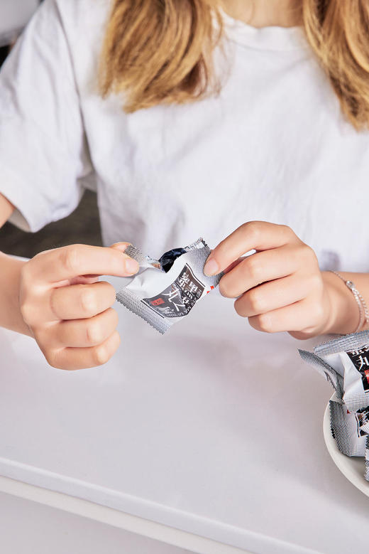 （新包装）古法手工黑芝麻蜜丸300g/盒*2盒崖蜜调制养生美食【7天左右发货】 商品图4