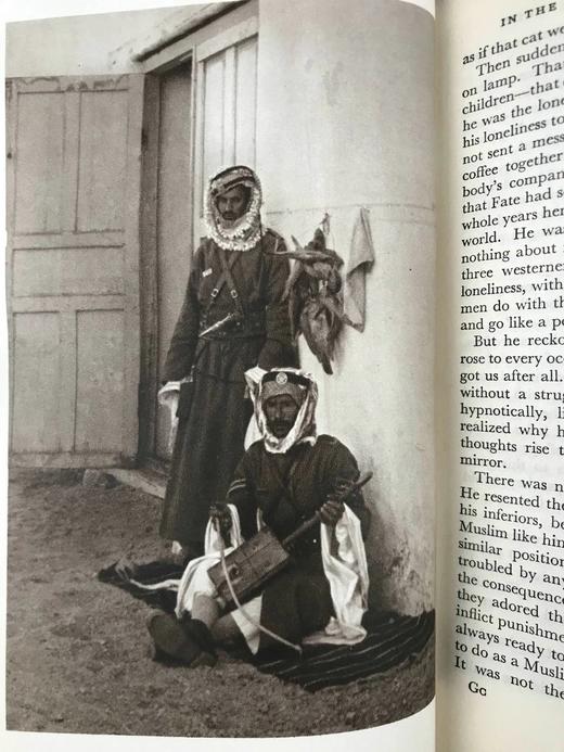 沿着摩西的脚步 25幅插图 漆布精装32开 商品图10