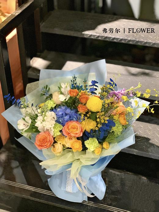 【保持热爱】绣球混搭花束 商品图0