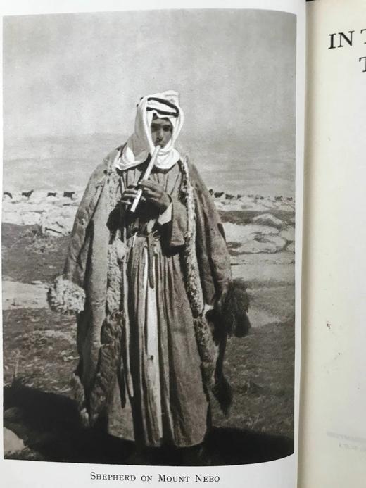 沿着摩西的脚步 25幅插图 漆布精装32开 商品图2