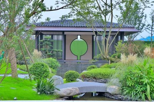 【青城山春山外汤屋丨周末不加价】
奢享品质丨私人汤泉♨️
499享露台私汤房套餐！畅享一站式度假出行体验~

🕐使用时间：即日-2025.7.10 商品图8