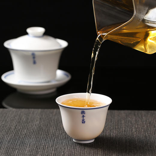 德丰昌手撕薄饼【雪山知春】普洱生茶勐海茶区200克/盒 商品图4