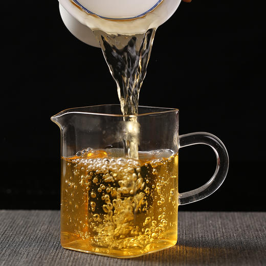 德丰昌手撕薄饼【雪山知春】普洱生茶勐海茶区200克/盒 商品图3