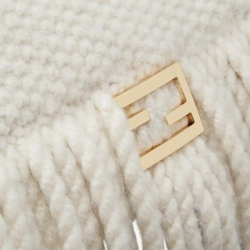 【包税】FENDI/芬迪 2021秋冬新款BAGUETTE系列 女士中号白色羊毛材质FF搭扣翻盖长流苏金色饰面金属配饰可拆卸肩带单肩斜跨手提包8BR600AH98F0VWM 商品图4