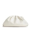 【包税】Bottega Veneta/葆蝶家 22春夏新款TEEN POUCH系列 女士白色小牛皮单隔层手拿云朵包690238V1BW09009 商品缩略图0