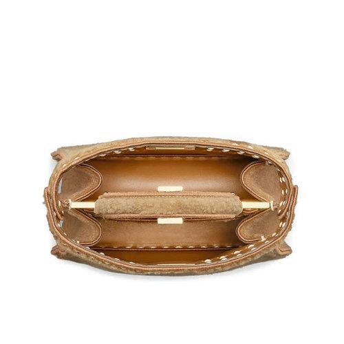 【包税】FENDI/芬迪 2021秋冬新款PEEKABOO ISEEU系列 女士小号浅褐色美利奴羊皮标志性旋转门扣金色饰面金属配饰配可拆卸肩带单肩斜跨手提包8BN327AHJ6F0J2D 商品图3