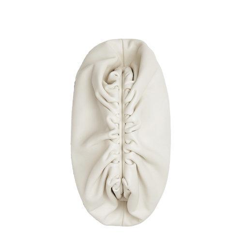 【包税】Bottega Veneta/葆蝶家 22春夏新款TEEN POUCH系列 女士白色小牛皮单隔层手拿云朵包690238V1BW09009 商品图2