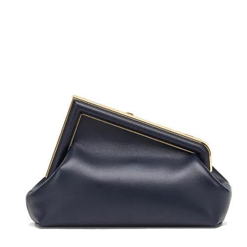 【包税】FENDI/芬迪 21秋冬新款FIRST系列 女士小号深蓝色小羊皮附可拆卸肩带F金属搭扣手拿包单肩斜跨包8BP129ABVEF0J27 商品图2