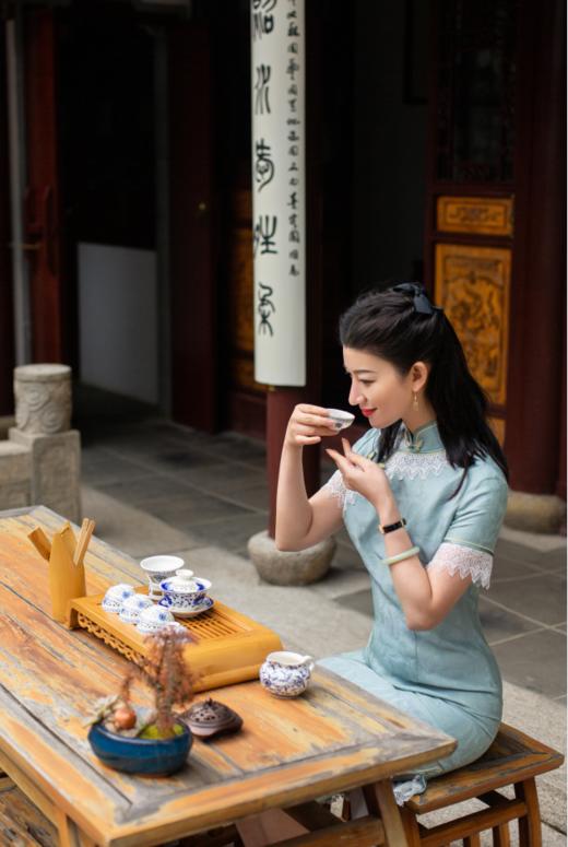 荷言HEYEN 归梦 天青色的羽毛提花真丝混纺+白色羽毛蕾丝做拼接 商品图2