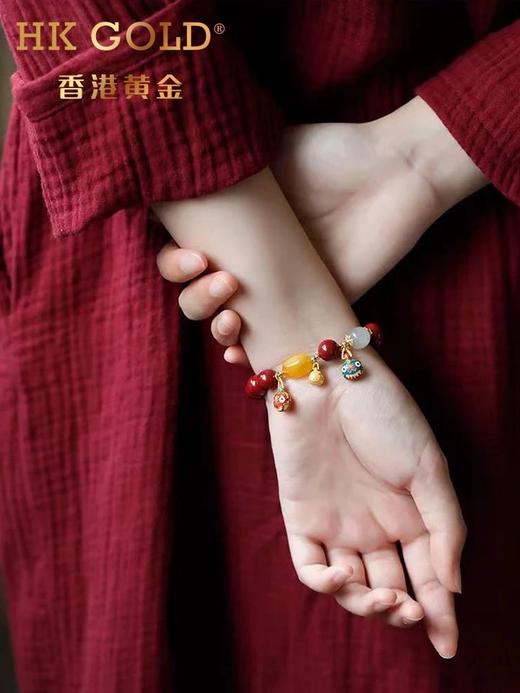 【预售15天发货】本命年招财纳福保平安！HKGOLD香港黄金带证书朱砂转运吊坠手串 商品图3