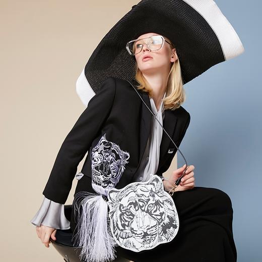 老虎绣花流苏黑色短西装外套 商品图2