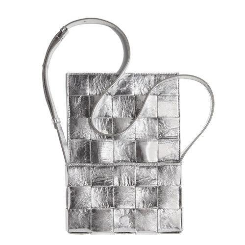 【包税】Bottega Veneta/葆蝶家 22春夏新款CASSETTE系列 女士银色Intreccio编织层压羊皮革斜挎单肩包578004V1H018101 商品图2