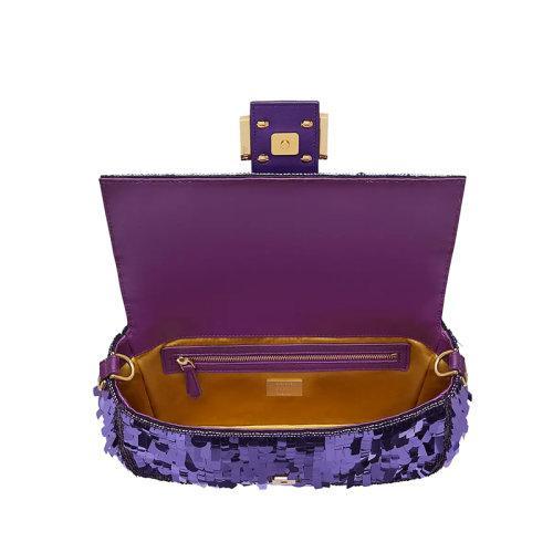 【包税】FENDI/芬迪 2021秋冬新款BAGUETTE系列 女士中号紫色亮片修饰皮革细节翻盖开合FF搭扣配可拆卸肩带单肩斜跨手提包8BR600A9X2F18X7 商品图3