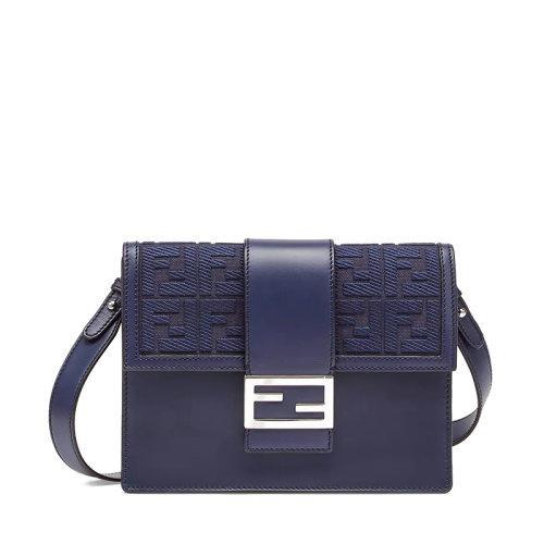 【包税】FENDI/芬迪 2021秋冬新款FLAT BAGUETTE系列 男士中号深蓝色皮革帆布翻盖刺绣老花图案配可拆卸肩带手提斜跨单肩包7VA524A9P6F1G97 商品图0