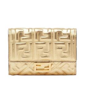 【包税】FENDI/芬迪 21秋冬新款 女士金色皮革老花压纹带翻盖开合FF磁性纽扣钱包8M0419AAF2F171Q