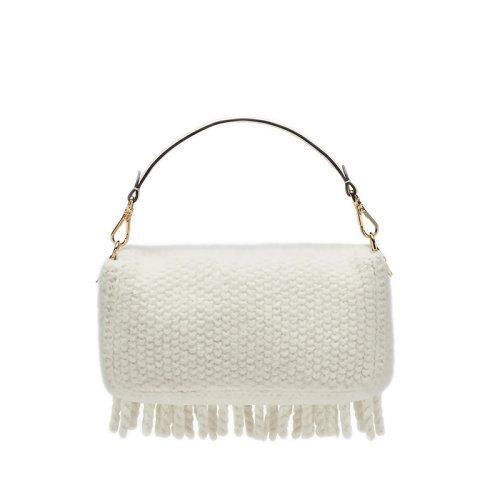 【包税】FENDI/芬迪 2021秋冬新款BAGUETTE系列 女士中号白色羊毛材质FF搭扣翻盖长流苏金色饰面金属配饰可拆卸肩带单肩斜跨手提包8BR600AH98F0VWM 商品图2
