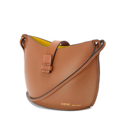 【包税】LOEWE/罗意威 21秋冬新款Moulded Bucket系列 女士棕褐色小牛皮斜挎单肩水桶包0010650901 商品图1