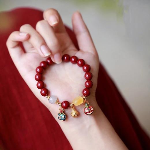 【预售15天发货】本命年招财纳福保平安！HKGOLD香港黄金带证书朱砂转运吊坠手串 商品图0