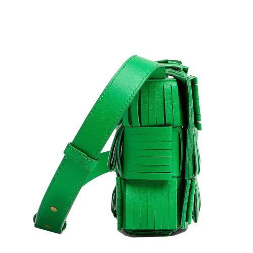 【包税】Bottega Veneta/葆蝶家 22春夏新款CASSETTE系列 女士鹦鹉绿色流苏饰边Intreccio编织羊皮革斜挎单肩包680698V1G713722 商品图1