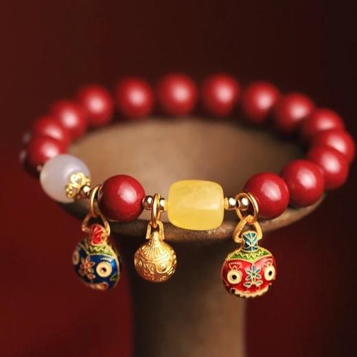 【预售15天发货】本命年招财纳福保平安！HKGOLD香港黄金带证书朱砂转运吊坠手串 商品图1