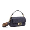 【包税】FENDI/芬迪 21秋冬新款BAGUETTE系列 女士中号深蓝色帆布老花印花磁扣翻盖开合斜跨单肩手提包8BR600AC9OF19PO 商品缩略图4