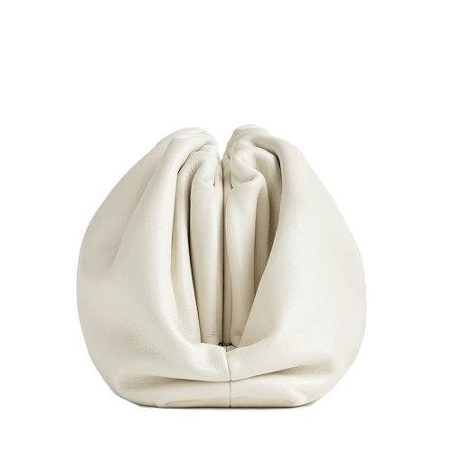 【包税】Bottega Veneta/葆蝶家 22春夏新款TEEN POUCH系列 女士白色小牛皮单隔层手拿云朵包690238V1BW09009 商品图1