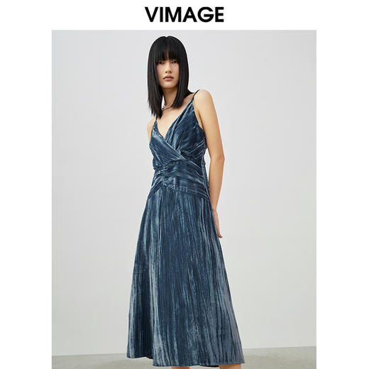 VIMAGE纬漫纪春季新款性感吊带复古露背丝绒深V礼服连衣裙V1777301 商品图1