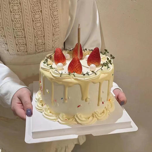ins风草莓蛋糕 商品图0
