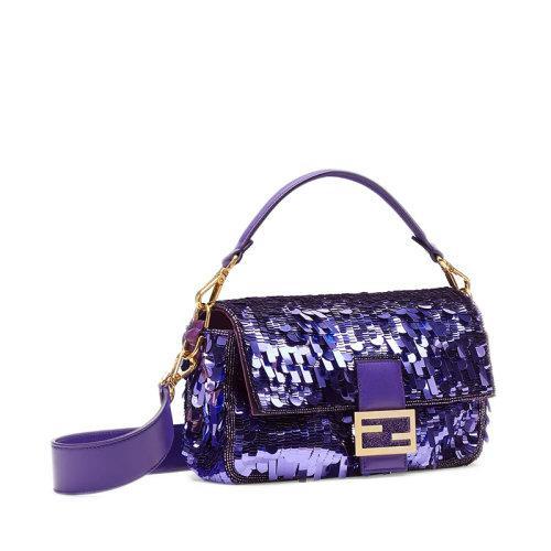 【包税】FENDI/芬迪 2021秋冬新款BAGUETTE系列 女士中号紫色亮片修饰皮革细节翻盖开合FF搭扣配可拆卸肩带单肩斜跨手提包8BR600A9X2F18X7 商品图1