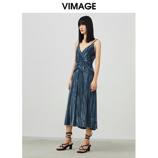 VIMAGE纬漫纪春季新款性感吊带复古露背丝绒深V礼服连衣裙V1777301 商品图3