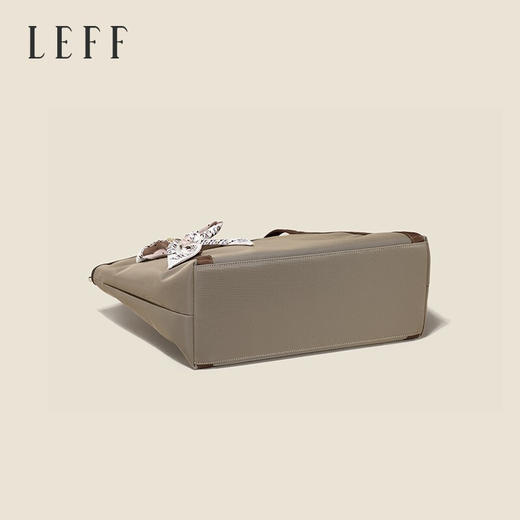 LEFF莱夫包包女包2021秋冬新款丝巾单肩包优雅出行通勤大容量托特包 杏灰色 商品图7