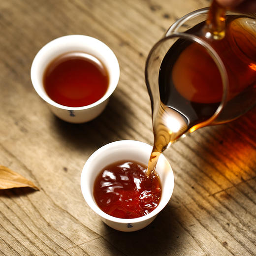 德丰昌名山品鉴【醇厚·大班章】 2016年普洱茶熟茶357克/饼 商品图3