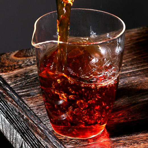 2022年虎年生肖纪念饼《虎啸祥瑞》熟茶饼357克 商品图5