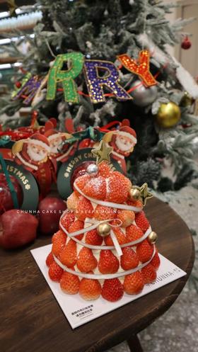 #草莓的世界# 爱吃草莓的选它！真材实料的草莓奶油蛋糕