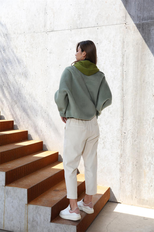 宗洋&卓蔻兰  女士短款双面宽松版大衣	ZDJ1DD7412-56 商品图3