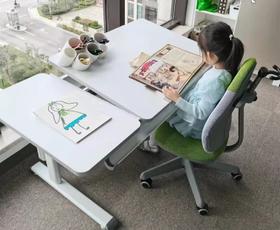 新年福利｜送孩子一套德国进口宝藏桌椅，专注力MAX，轻松做学霸