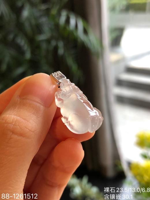 88-1261512，玻璃牛气冲天吊坠，具体价格微信咨询 商品图1