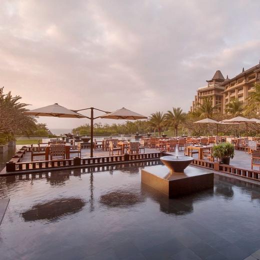 双11返场！1晚/2晚【海南清水湾莱佛士酒店】含SPA代金券、手作体验、丰富儿童活动、入夜仪式及专业旅拍等，享12公里纯美白沙，漫步会唱歌的沙滩！ 商品图1