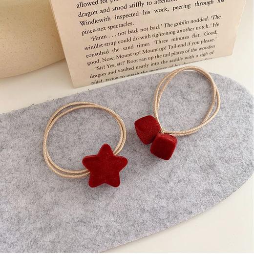 【12.29】新年复古红丝绒发圈 2根(款式随机) 商品图3