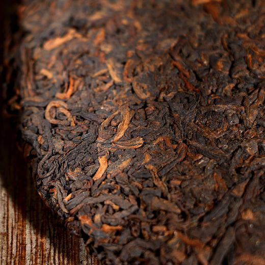 2022年虎年生肖纪念饼《虎啸祥瑞》熟茶饼357克 商品图4