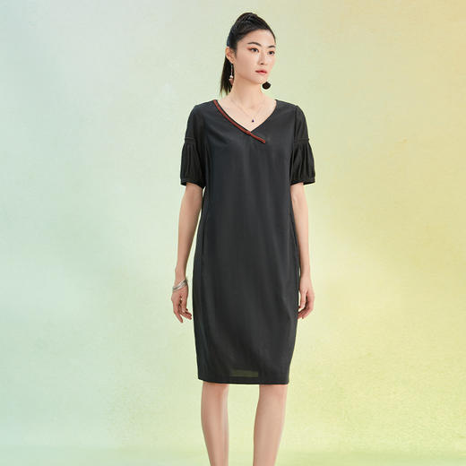 TANGY Collection/天意精品2022年春夏新品泡泡袖V领莨绸连衣裙 商品图1