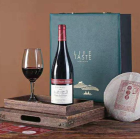 法国罗纳河谷加佑东西干红750ml+十年普洱茶357克 礼盒装[福利品]