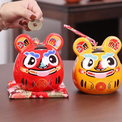 2022虎年虎抱钱创意陶瓷存钱罐招财可爱小摆件 商品图3