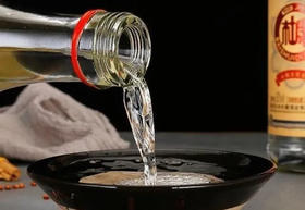  为什么喝白酒时，尽量喝高度白酒？很多人还不知道，别乱喝 