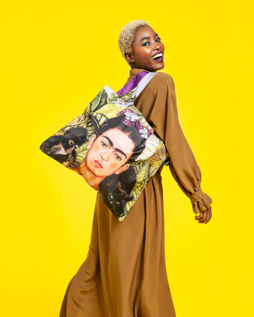 德国LOQI  女性艺术家万用环保袋 再生环保材料 单肩可折叠 旅行大容量 防泼水 超轻50g可承重40斤 商品图7