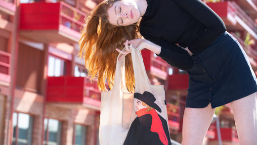 德国LOQI 博物馆系列 人像画合集 戴珍珠耳环的少女 蒙娜丽莎的微笑 万用环保袋 再生环保材料 单肩可折叠 旅行大容量 防泼水 超轻50g可承重40斤 商品图8